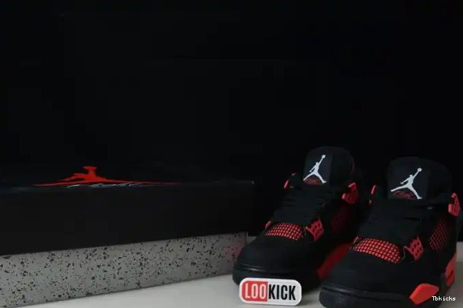 Reps TBK Red Jordan Thunder CT8527-016 4 Air 0621